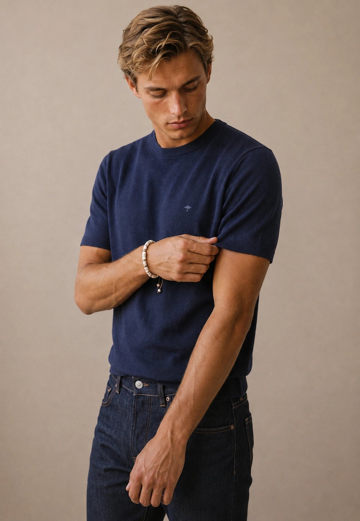 FYNCH HATTON Fine Gauge Knitted T-Shirt - Men's Merino Wool – Navy - view 2