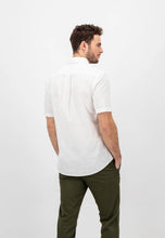 Load image into Gallery viewer, FYNCH HATTON Short-Sleeve Shirt - Men&#39;s Slub Cotton – White
