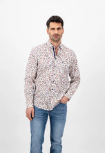 Load image into Gallery viewer, FYNCH HATTON Tree Print Shirt - Men&#39;s Soft Cotton – Orient Red
