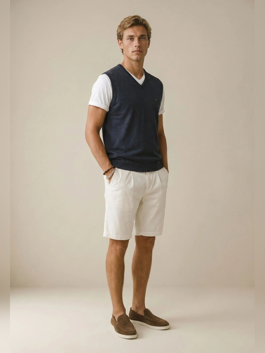 FYNCH HATTON V-Neck Knitted Vest - Men's Fine Cotton – Navy - view 3