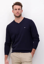 Load image into Gallery viewer, FYNCH HATTON V-Neck Sweater - Men&#39;s Fine Knit – Navy
