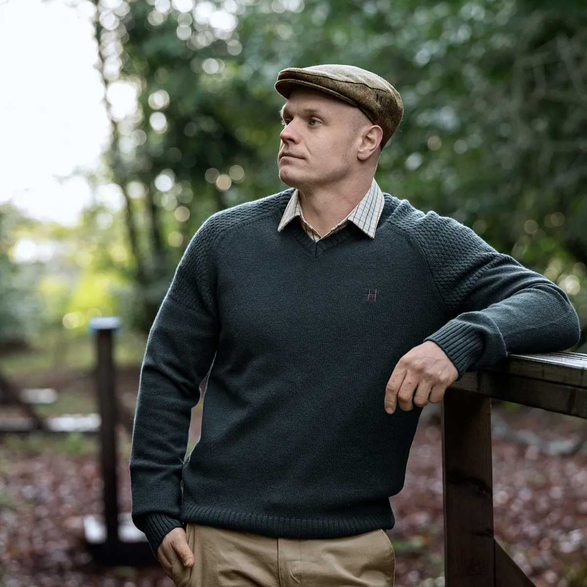 HARKILA Vincent Merino V-Neck Pullover - Mens - Dark Navy