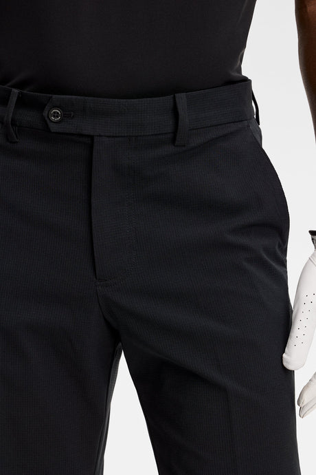 J.LINDEBERG Vent Golf Shorts – Men’s Lightweight Performance – Black