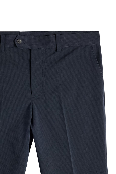 J.LINDEBERG Vent Golf Shorts – Men’s Lightweight Performance – JL Navy
