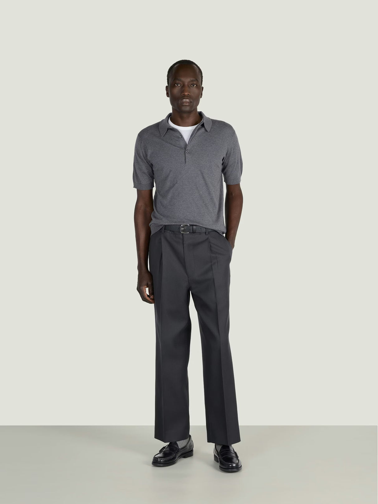 JOHN SMEDLEY Adrian Polo Shirt – Sea Island Cotton – Charcoal