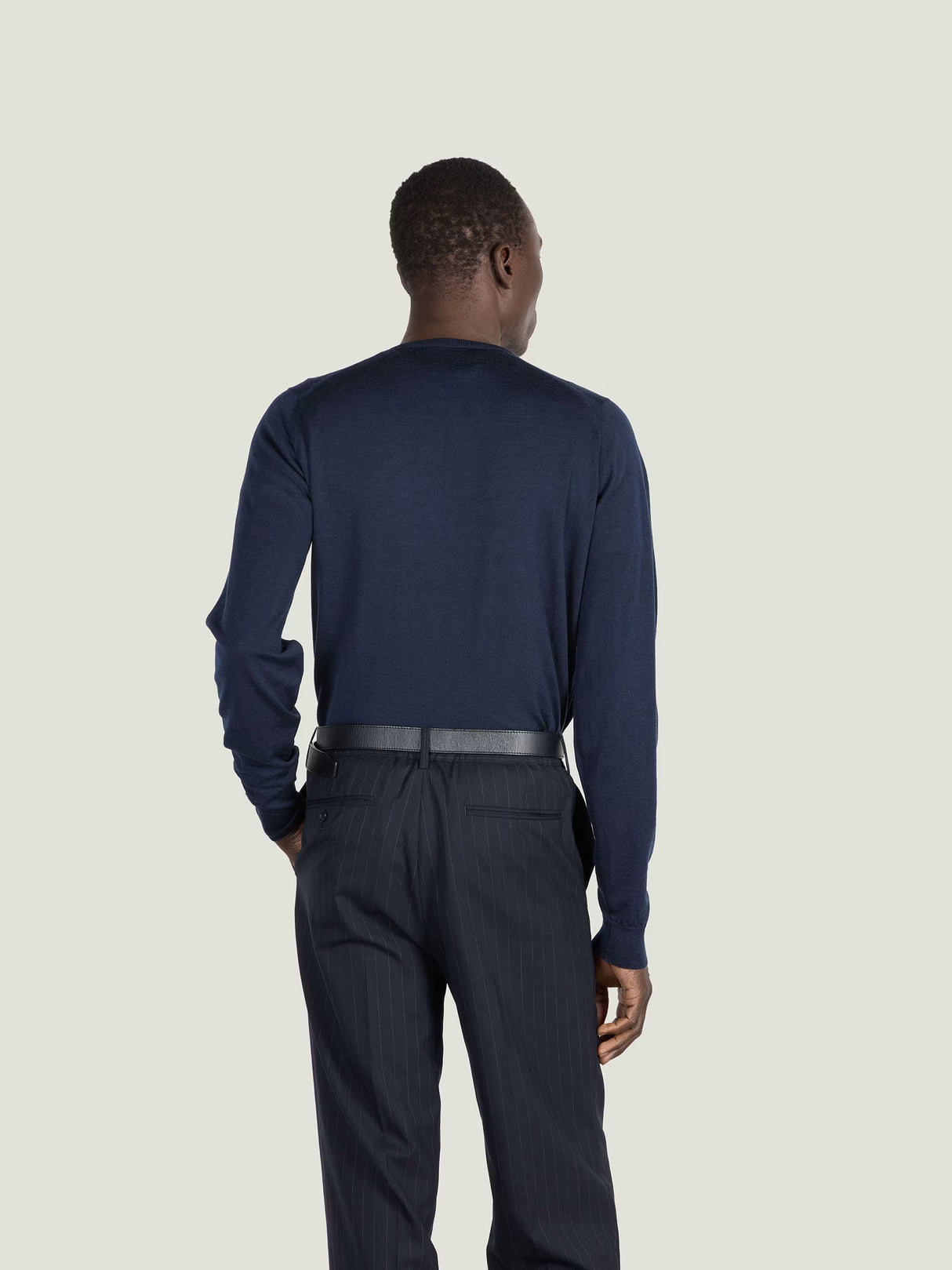 JOHN SMEDLEY Lundy Crew Neck Jumper – Extra Fine Merino Wool – Midnight