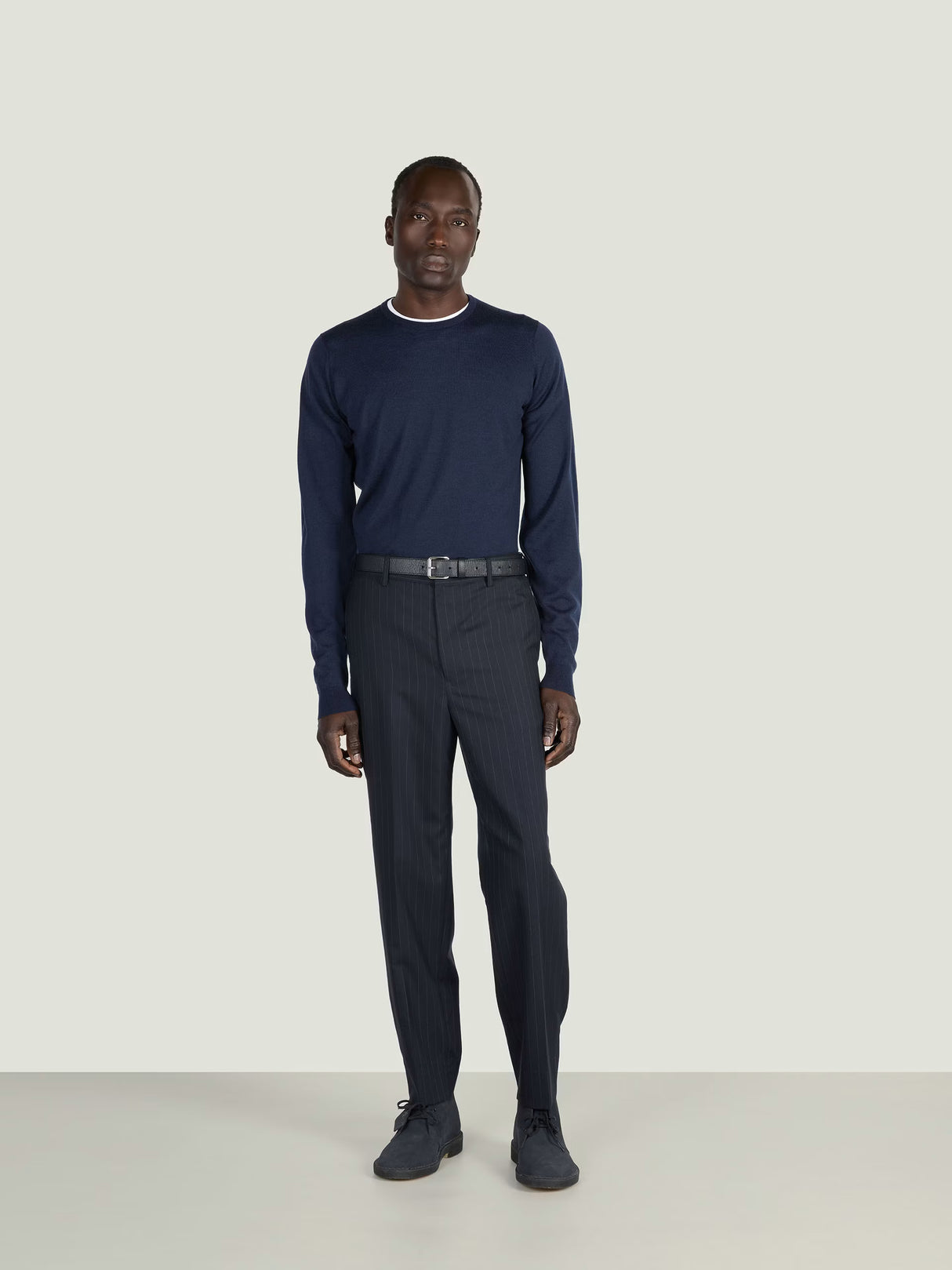JOHN SMEDLEY Lundy Crew Neck Jumper – Extra Fine Merino Wool – Midnight