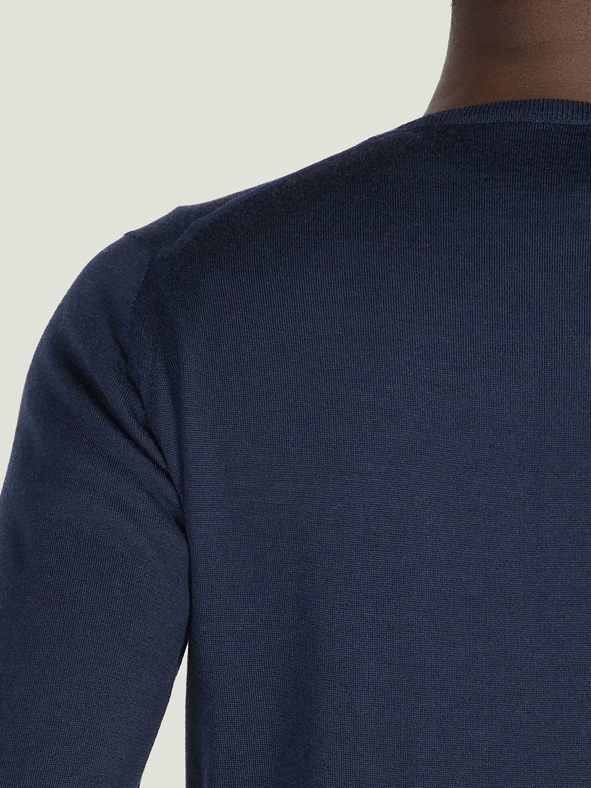 JOHN SMEDLEY Lundy Crew Neck Jumper – Extra Fine Merino Wool – Midnight