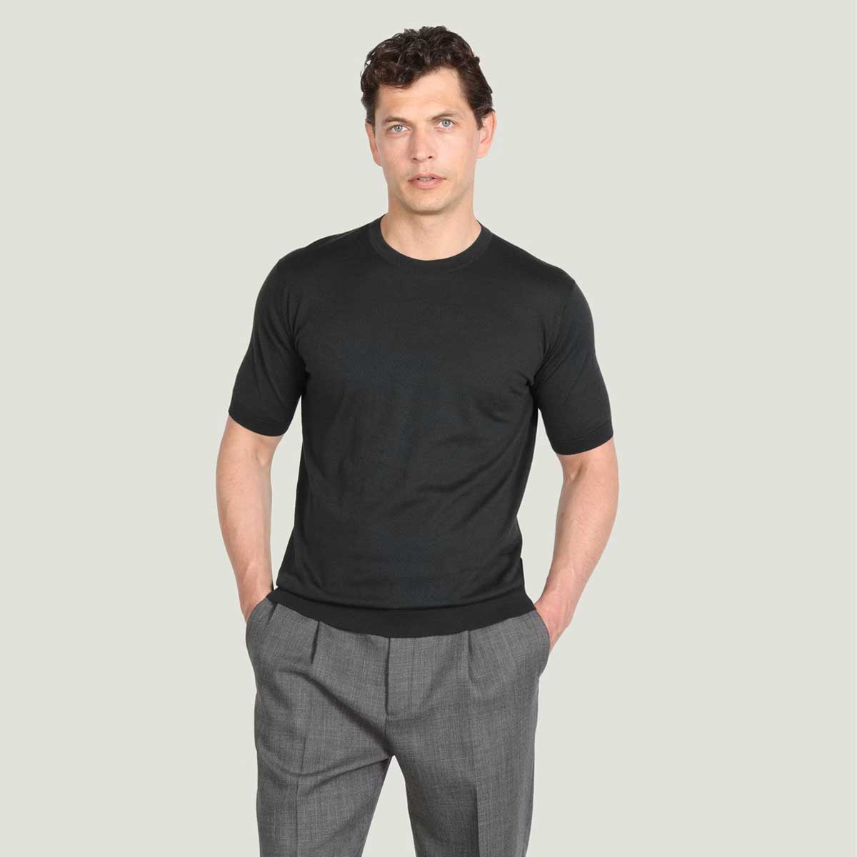 JOHN SMEDLEY Torin T-Shirt – Sea Island Cotton – Black