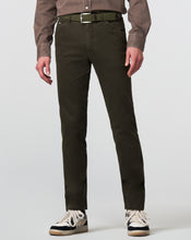 Load image into Gallery viewer, MEYER Chicago Trousers - 5613 Fine Micro Cotton Chinos - Laurel Green Meyer
