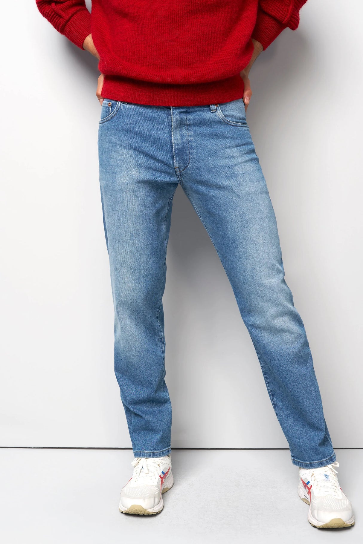 MEYER Jeans – M5 6268 Modern Fit – Super Stretch Hand-Finished Denim – Light Blue