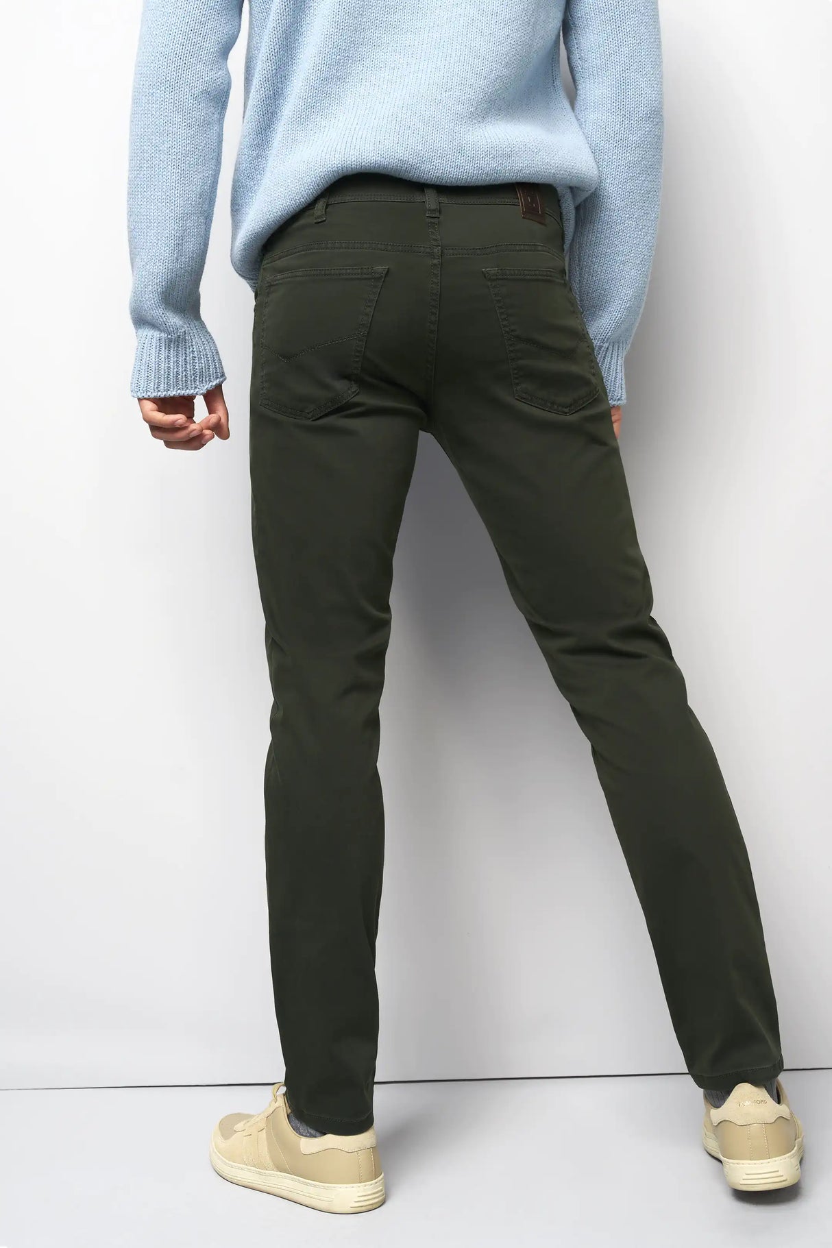 MEYER M5 Jeans – 6106 High Performance Satin Cotton Chinos – Dark Green