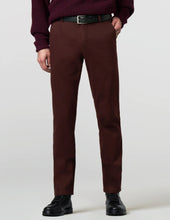 Load image into Gallery viewer, MEYER New York Trousers - 5617 Fine Texture Chinos - Bordeaux Meyer
