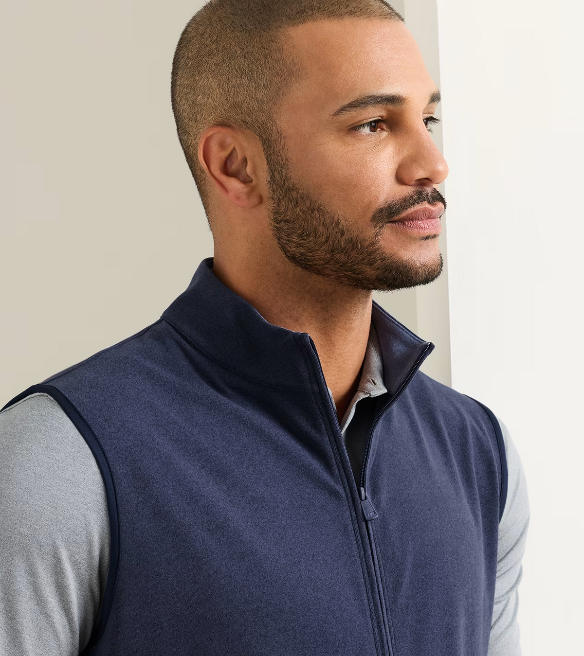 Peter Millar Ardent Air Performance Full-Zip Gilet in Navy - front collar and zip detail