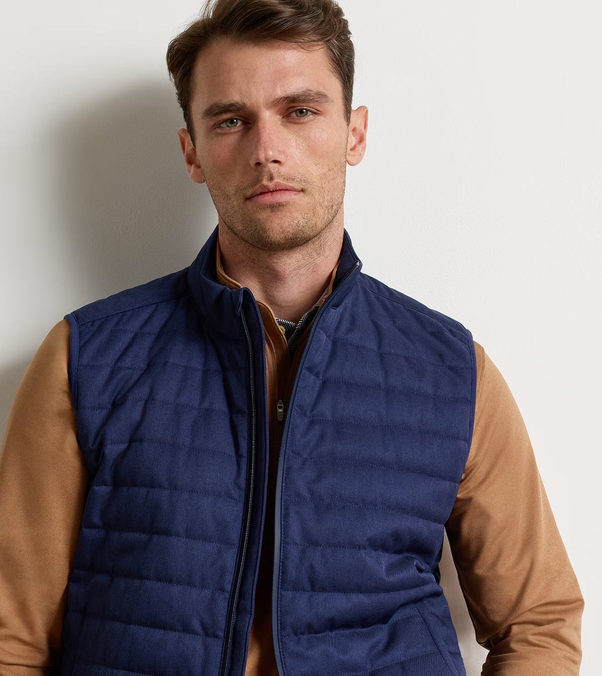 Peter Millar Parks Hybrid Gilet in Navy - front collar and zip detail