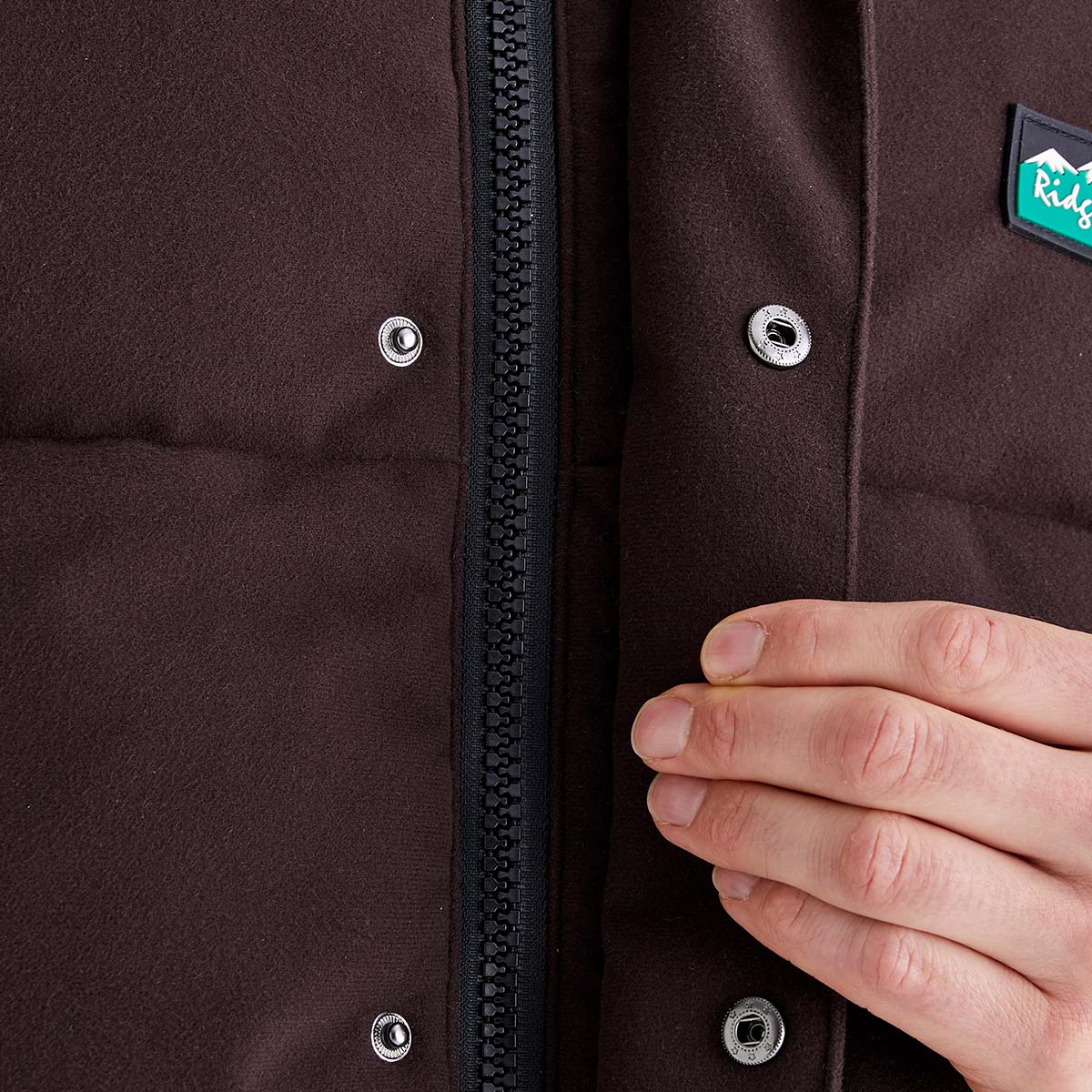 Ridgeline men's Tundra Thermal Jacket Deep Bark, front fastening detail