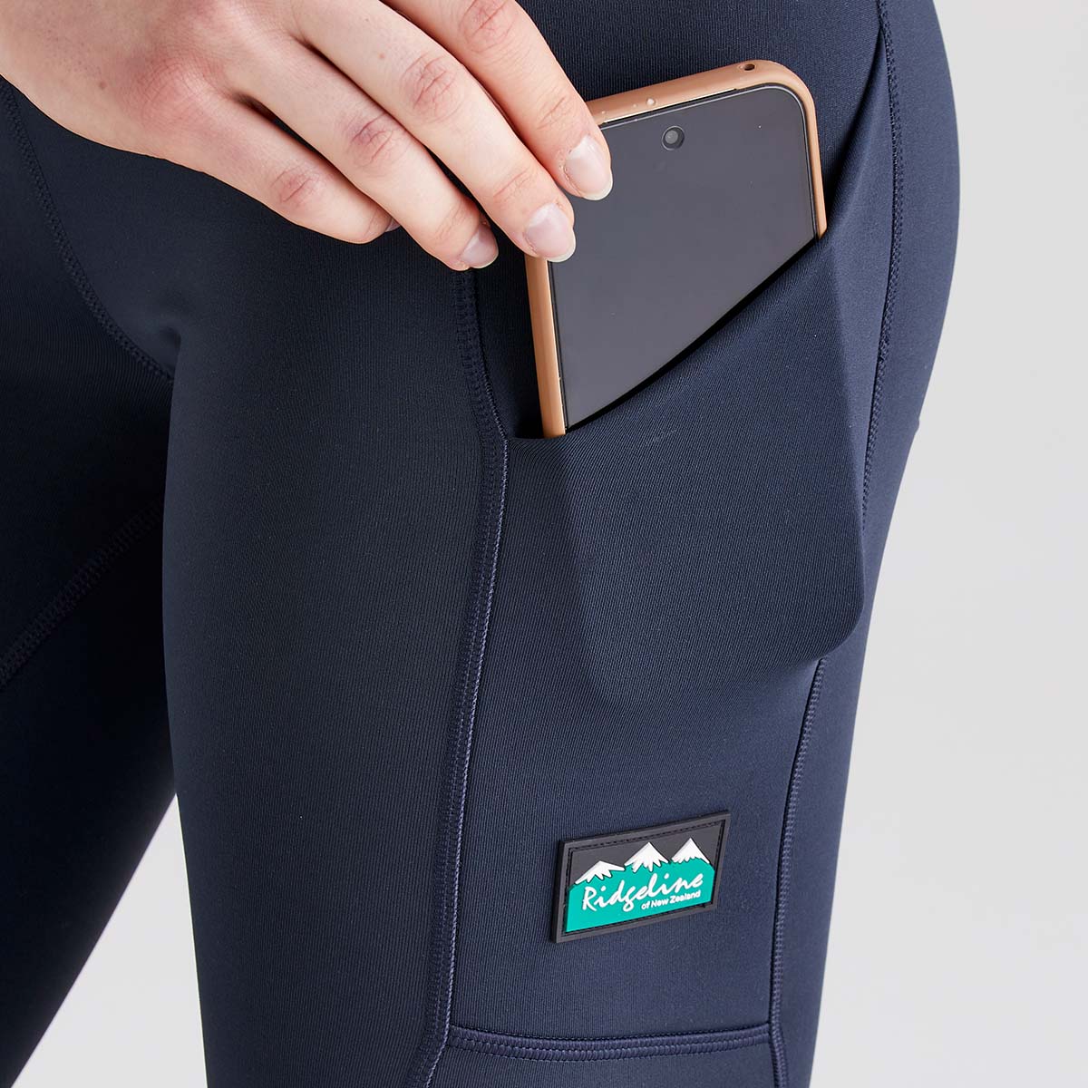 Ridgeline women's Infinity Pro Leggings Navy, pocket detail