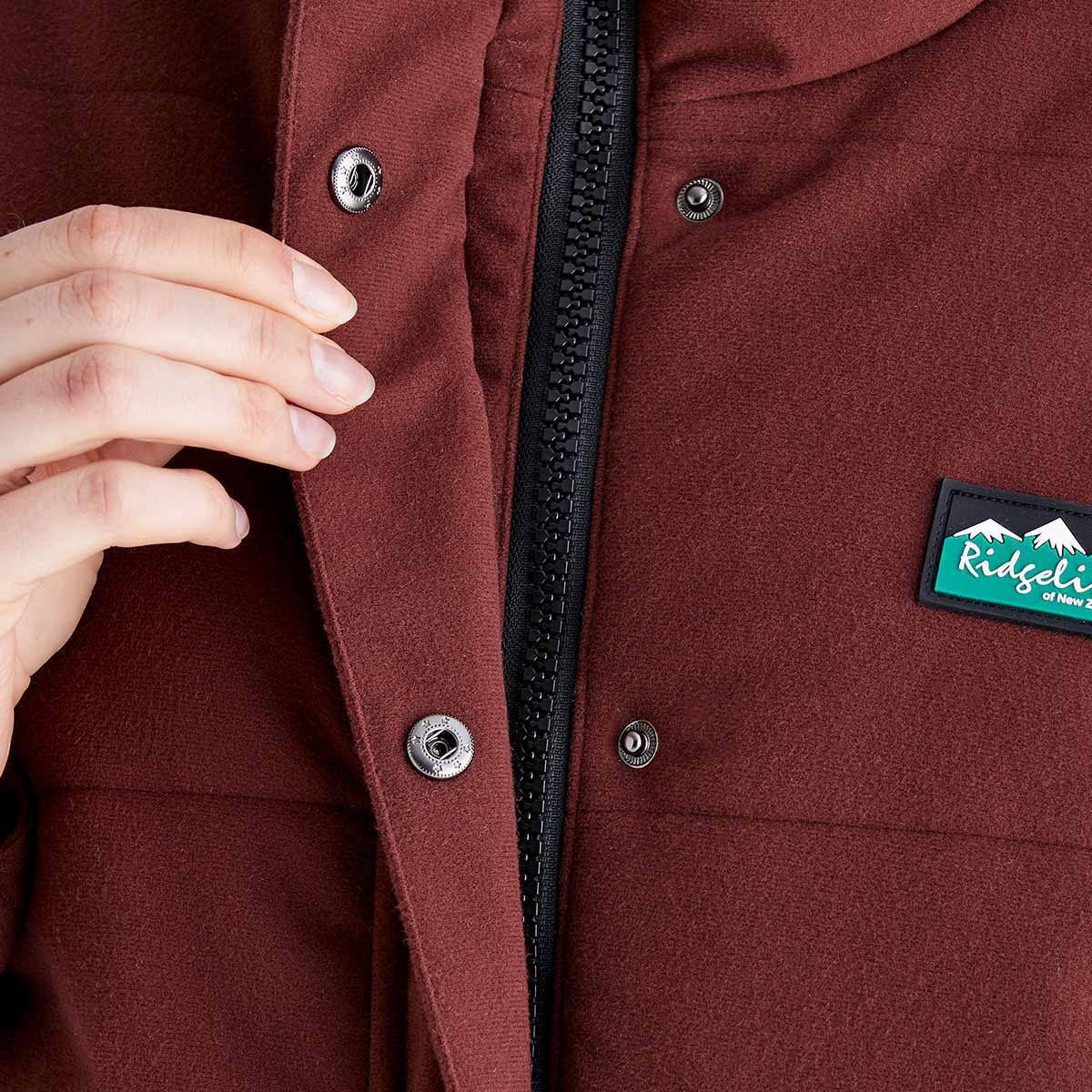 Ridgeline women's Taiga Thermal Jacket Oxblood, front fastening detail