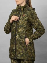 Load image into Gallery viewer, SEELAND Avail Camo Jacket - Ladies - InVis MPC green
