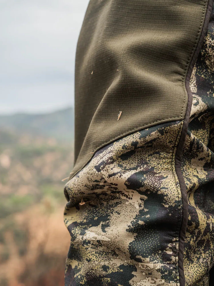 SEELAND Chaser Aero Camo Jacket - Mens - InVis MPC Green - stretch panel detail