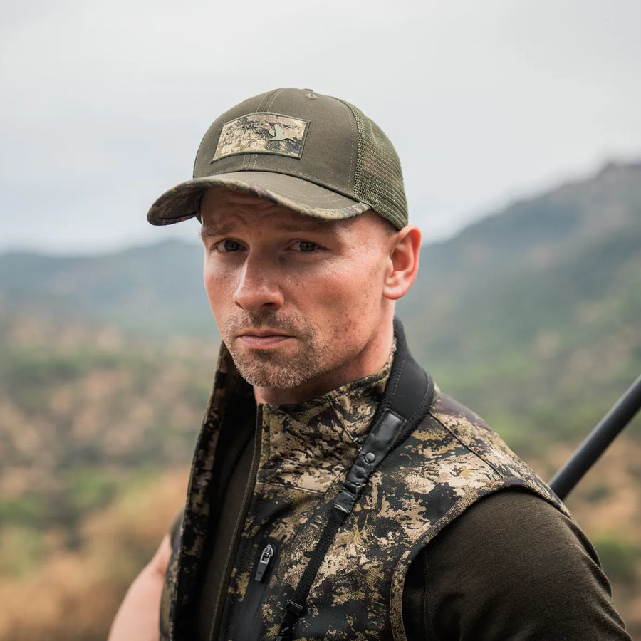 SEELAND Ganister Trucker Cap - Pine Green - hunting lifestyle view