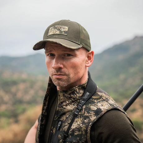 SEELAND Ganister Trucker Cap - Pine Green - hunting lifestyle view