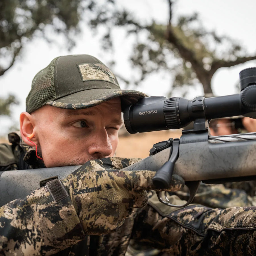 SEELAND Ganister Trucker Cap - Pine Green - hunting action view