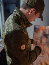 Load image into Gallery viewer, SEELAND Theo Hybrid Camo Jacket - Mens - Pine green &amp; InVis green
