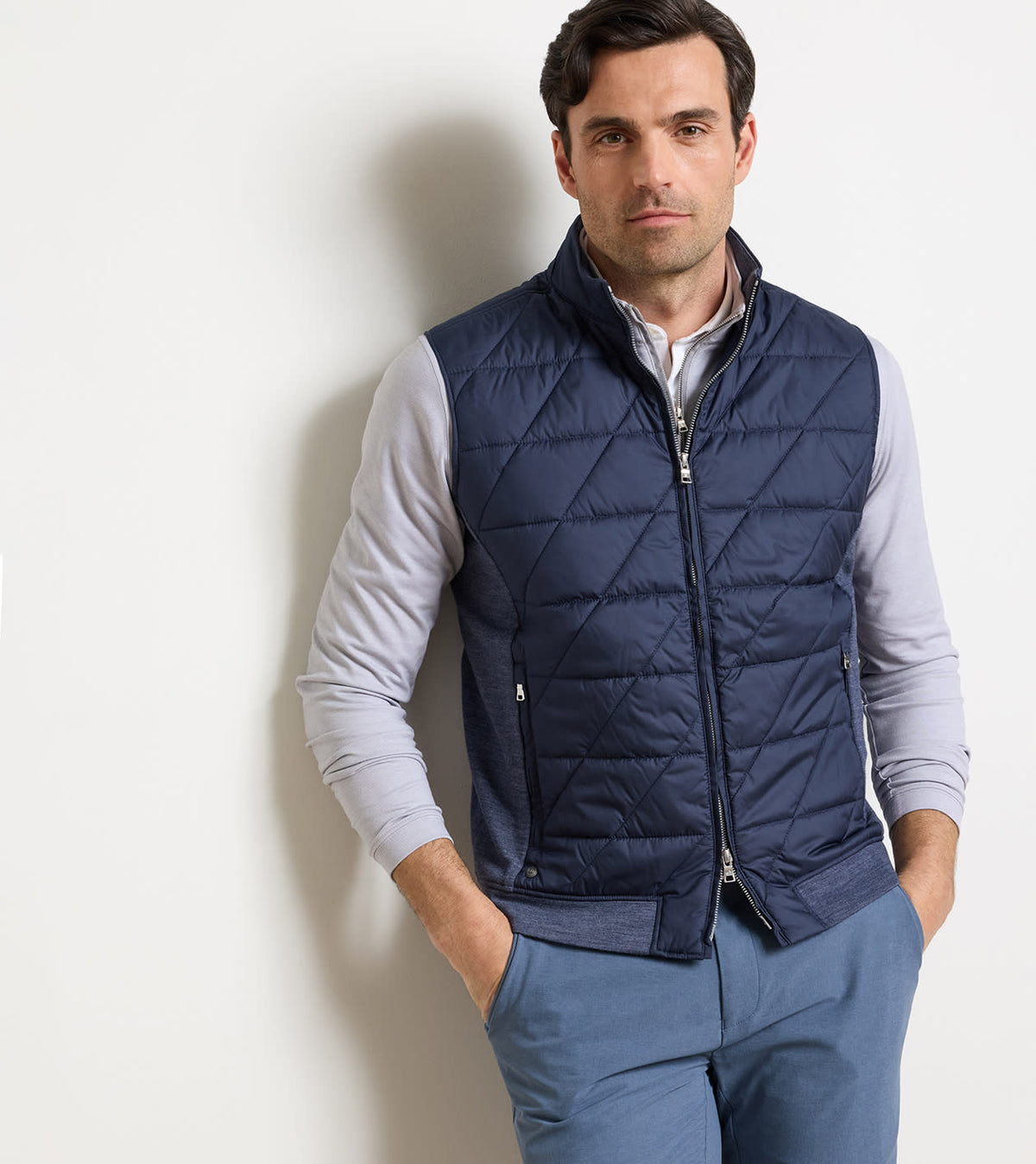Peter Millar Walker Hybrid Gilet in Navy - front