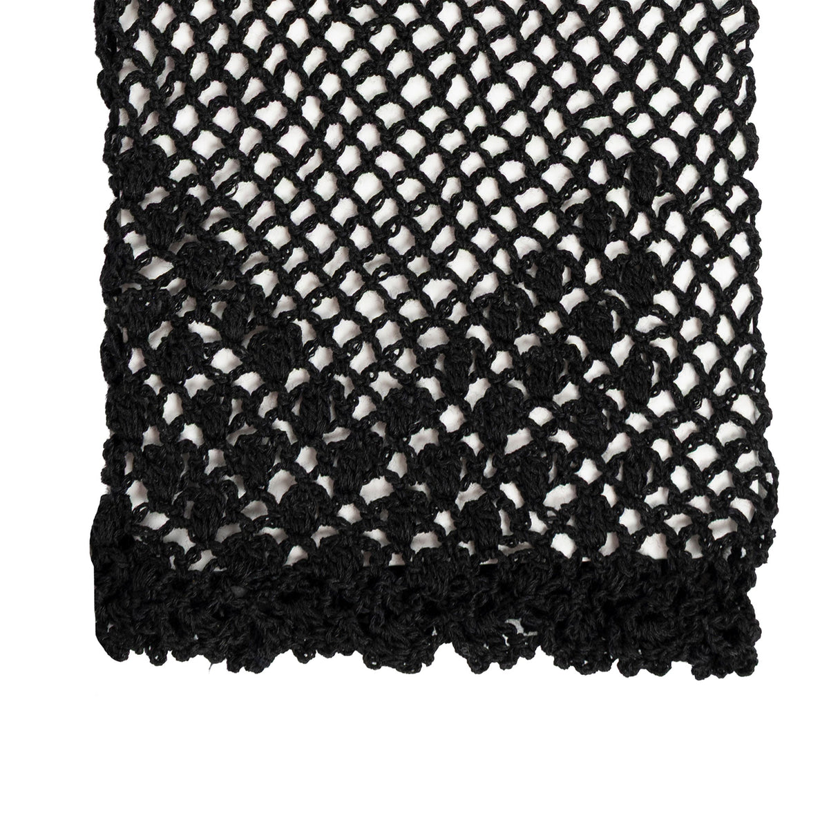 Women's cotton crochet gloves in black - close up of the cuff with details