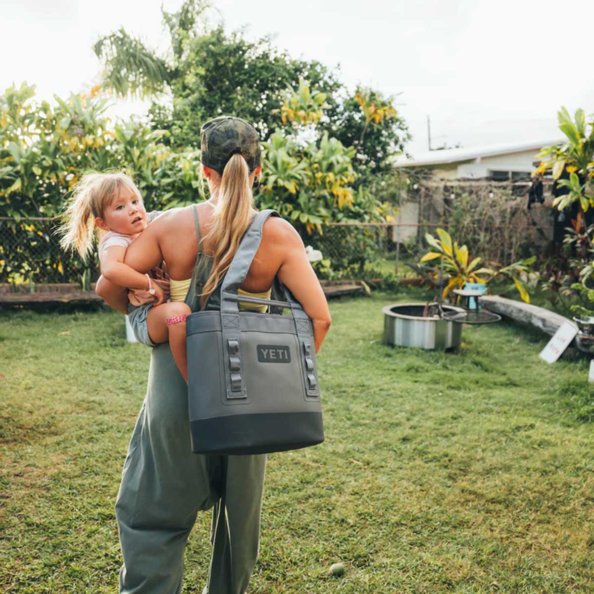 YETI Camino 20 Carryall Tote Bag - Storm Grey