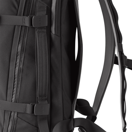 YETI Crossroads Backpack 27L - Black