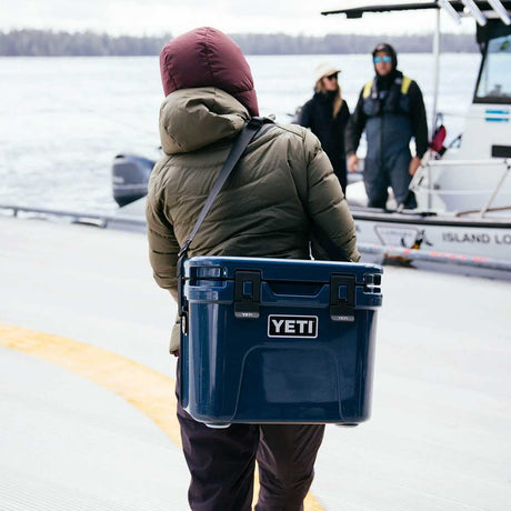 YETI Roadie 15 Cooler Box - Navy