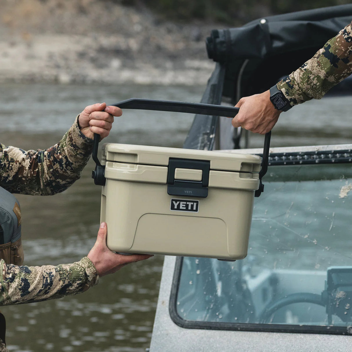 YETI Roadie 8 Cooler Box – Tan