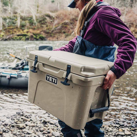 YETI Tundra 35 Heavy Duty Cooler Box - Tan