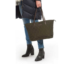 Load image into Gallery viewer, BARBOUR Tote Bag - Ladies Witford Quilt - Olive
