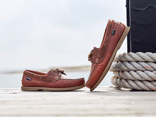 Load image into Gallery viewer, CHATHAM Mens Deck II G2 Leather Boat Shoes - Chestnut
