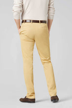 Load image into Gallery viewer, 50% OFF - MEYER Trousers - New York Summer Cotelé Chinos - Mustard - Size: 32 REG
