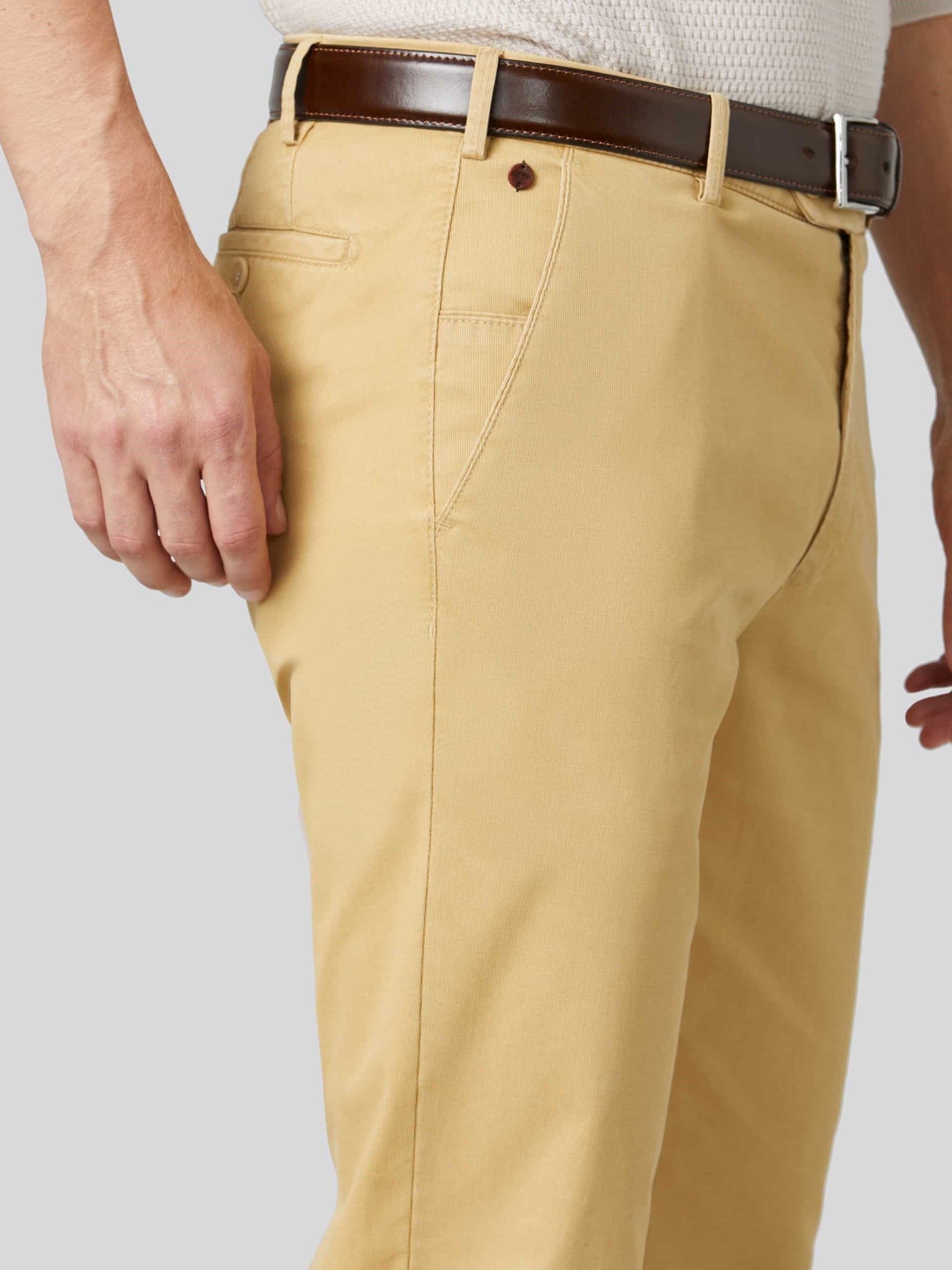 50% OFF - MEYER Trousers - New York Summer Cotelé Chinos - Mustard - Size: 32 REG