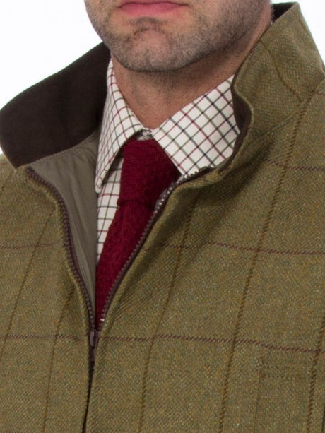 ALAN PAINE Rutland Mens Zip Waistcoat - Lichen – collar detail.