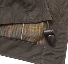 Load image into Gallery viewer, Barbour Classic Sylkoil Hood - Olive
