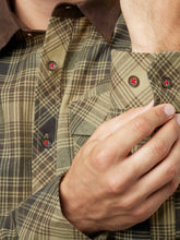 Load image into Gallery viewer, HARKILA Driven Hunt Flannel Shirt - Mens - Light Teak Check
