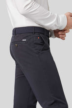 Load image into Gallery viewer, MEYER Roma Trousers - 3001 Light-Weight Cotton Chinos - Navy
