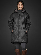 Load image into Gallery viewer, MOUNTAIN HORSE Spirit Raincoat - Black

