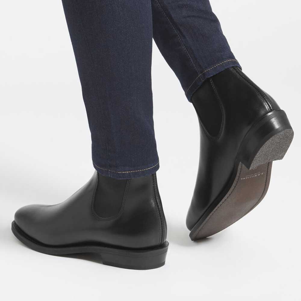 Rm williams black sales chelsea boots